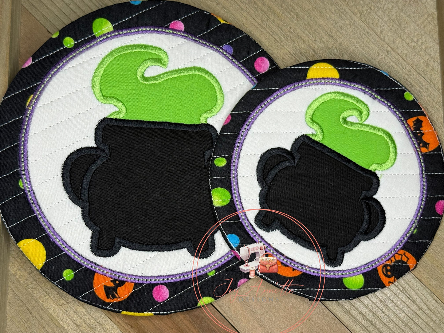 Round Cauldron Hot Pads